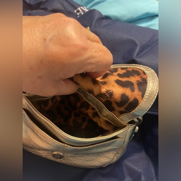 B. Makowsky gold, mini bag wedding convertibleCrossbody & wrist, lots of pockets - Picture 6 of 10